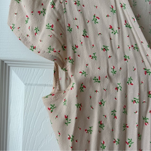 Brandy Melville Robbie Wrap dress - Picture 8 of 8